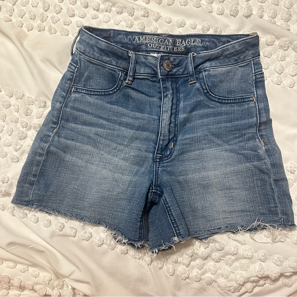 American Eagle Outfitters Super Stretch Sky High Frayed Hem Jean Shorts size 4